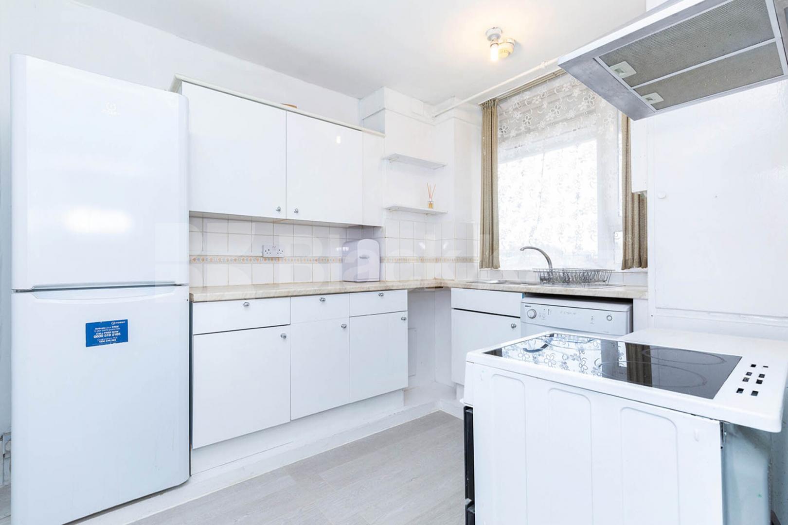 3 double bedroom apartment with balcony and inclusive of heating and hot water Collier Street, Angel / Kings Cross